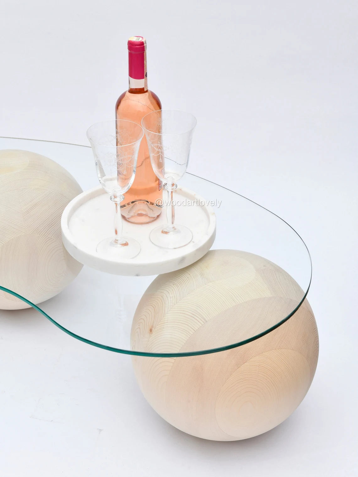 Couchtisch mit Rohholzkugeln, Mitteltisch, Holzkugeln, Glastisch mit Holzkugel